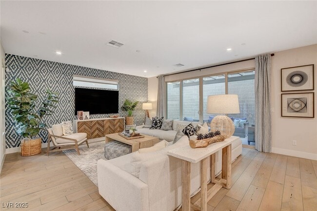 Building Photo - 3209 Vittoria Ave