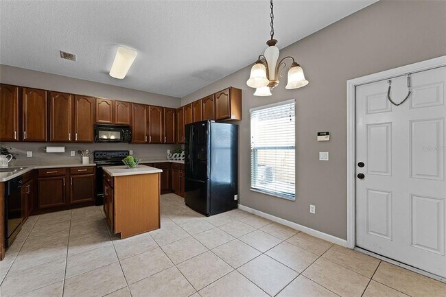 Building Photo - 16064 Old Ash Loop