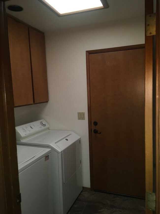 Building Photo - Oak Haven Neighborhood 3 bedroom  in Cul-De-Sac