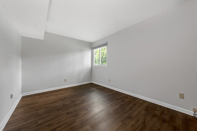 Building Photo - 203 Lake St