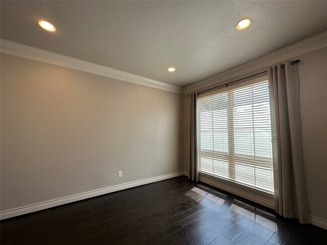 Building Photo - 143 Trophy Canyon Dr