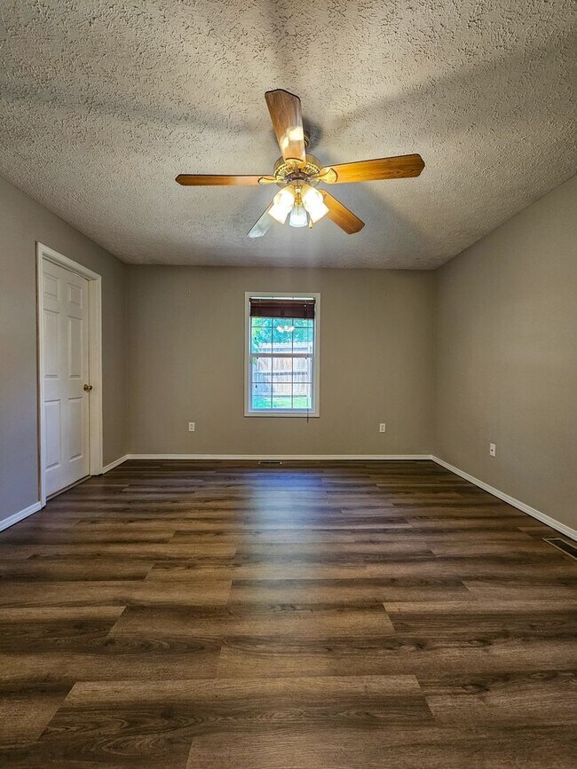 Building Photo - 1257 W Bridgewood Pl