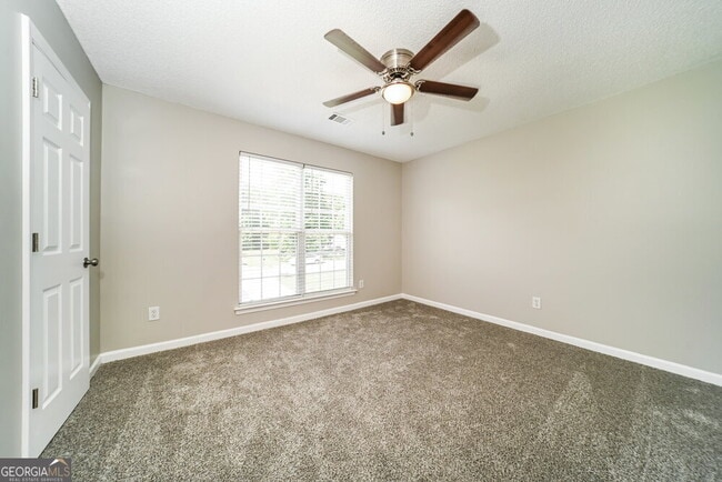 Building Photo - 213 Tyler Trace