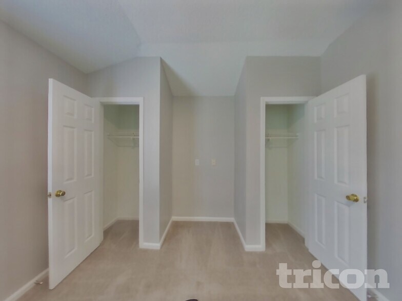 Building Photo - 1648 Country Walk Dr