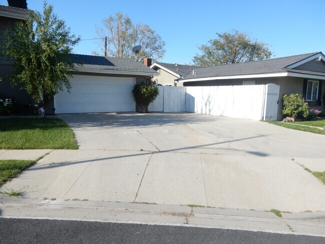 Building Photo - 1934 Buell Ct