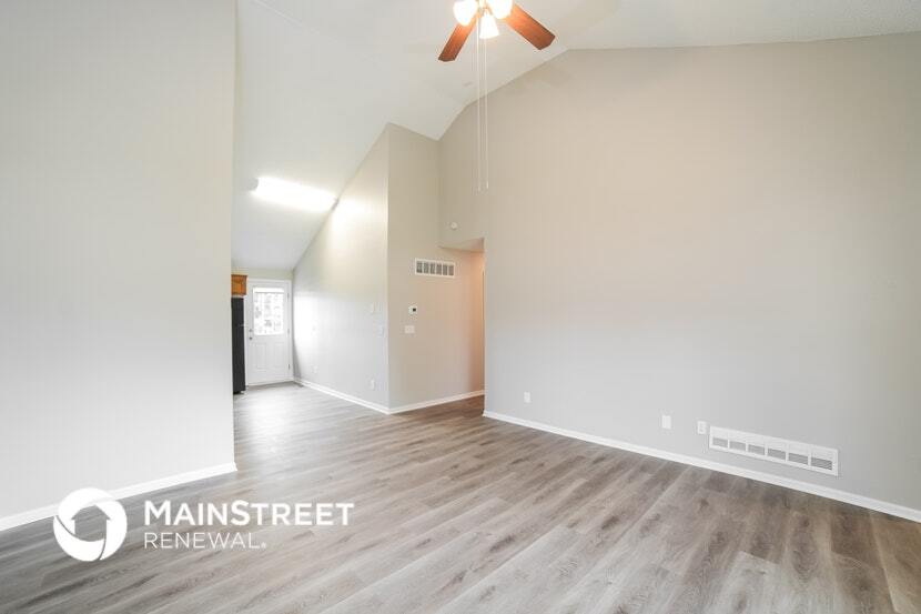 Building Photo - 1016 NE Queens Ct