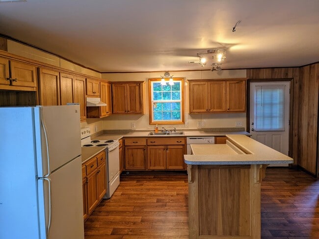 Building Photo - 315 Orange St