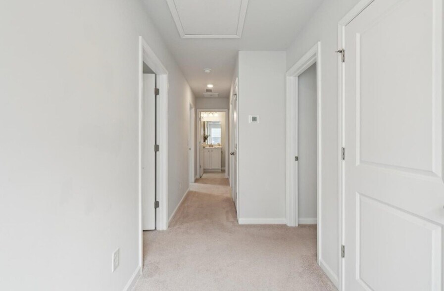 Building Photo - 177 Cherry Grove Dr
