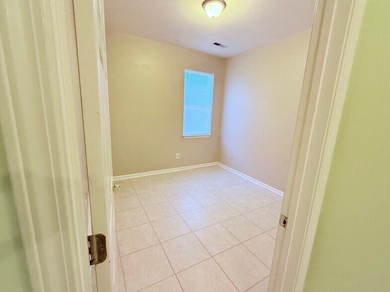 Building Photo - 9496 Night Harbor Dr