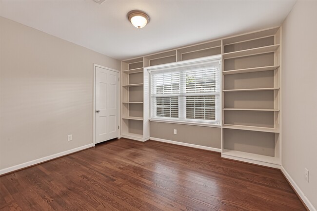 Building Photo - 5215 Stillbrooke Dr