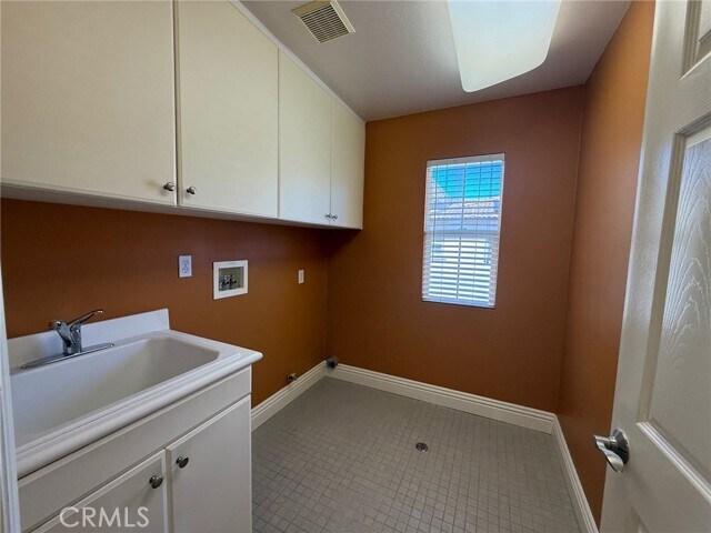 Building Photo - 27 Highfield Glen