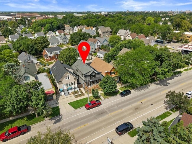Building Photo - 3149 S Howell Ave