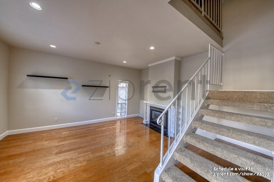 Building Photo - 2312 Ruhland Ave