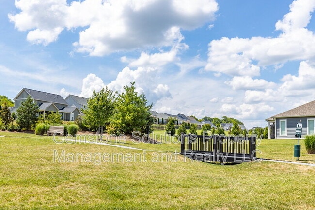 Building Photo - 7284 Ludlow Dr