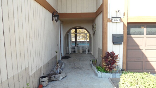 Building Photo - POOL HOME 4BR, 2.5BA, Yorba Linda, Cul-de-...