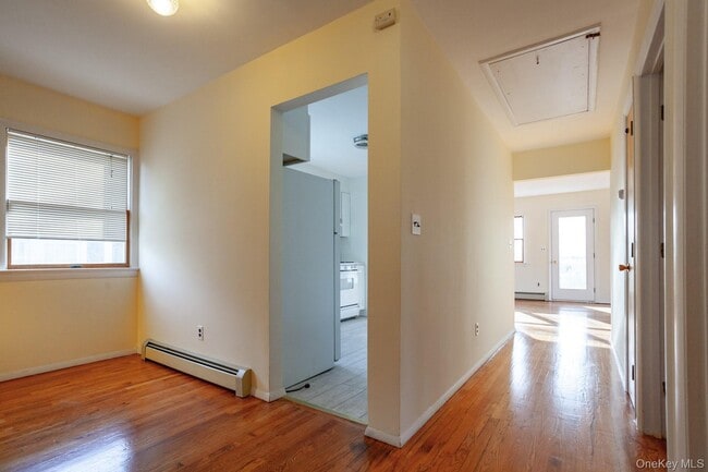 Building Photo - 55 Holland Ave