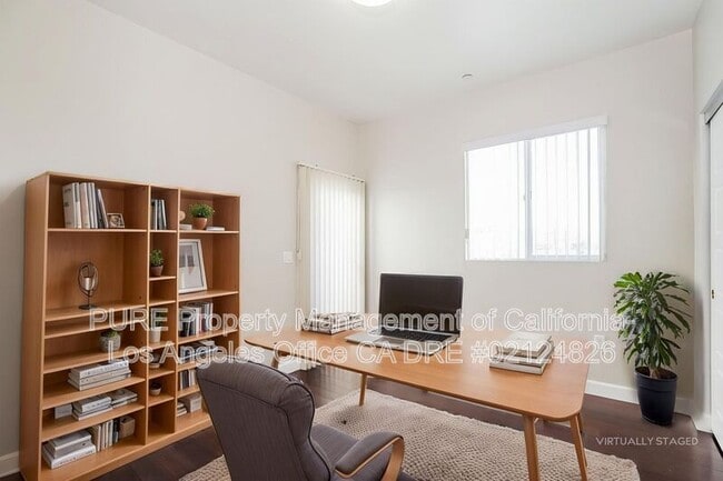 Building Photo - 11740 Vanowen St