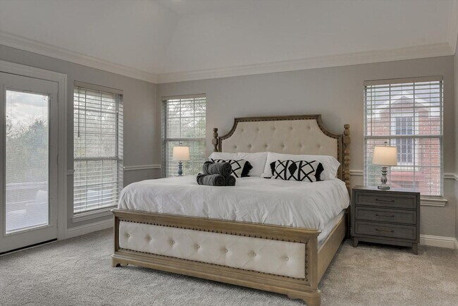 Building Photo - 2010 Indian Trail