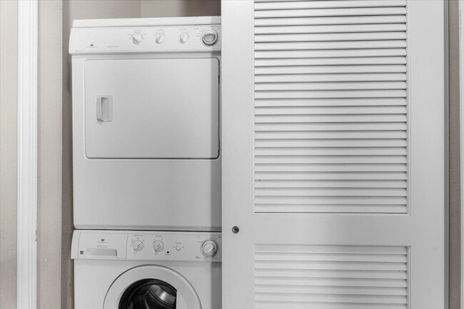 Building Photo - 575 Oakleaf Plantation Pkwy