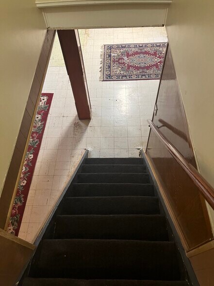 Building Photo - 406 Vince Ave NW