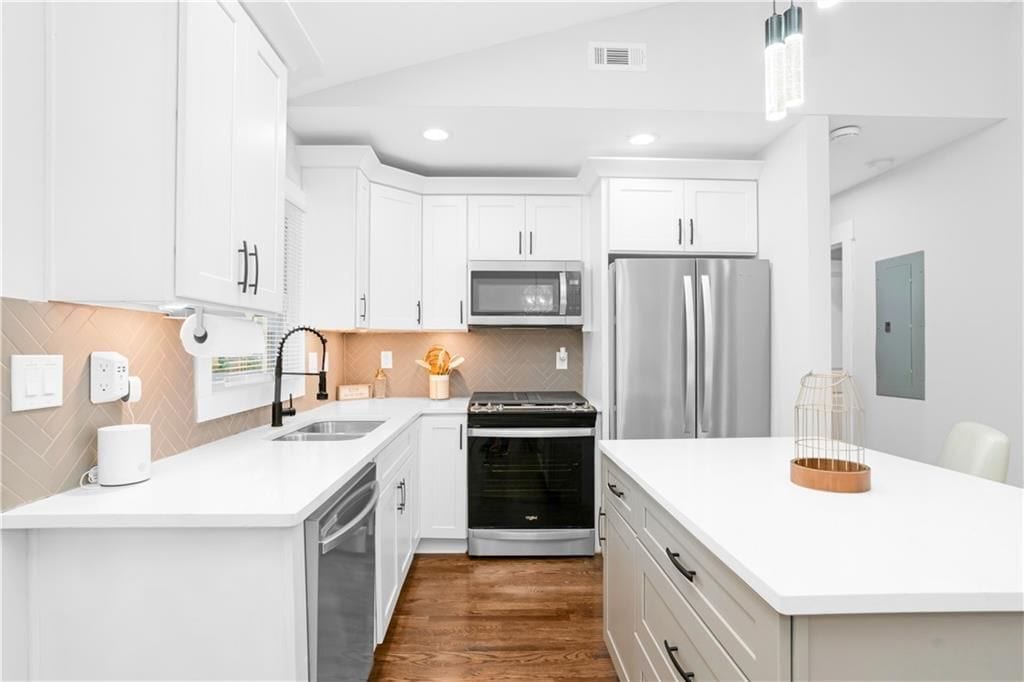 Building Photo - 1934 Pinedale Pl