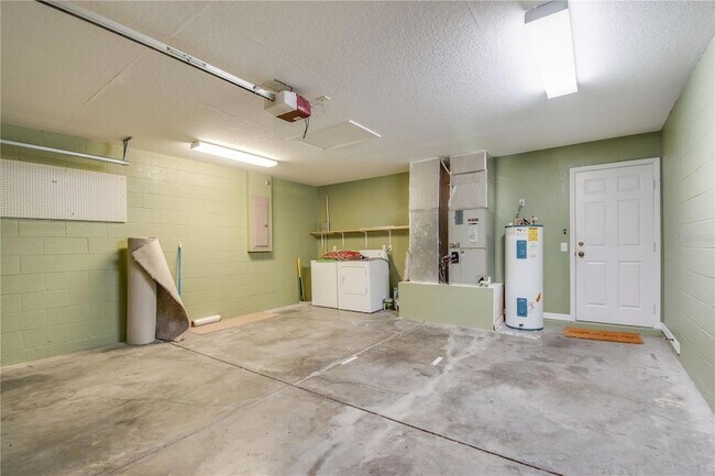 Building Photo - 6375 SW 63rd St