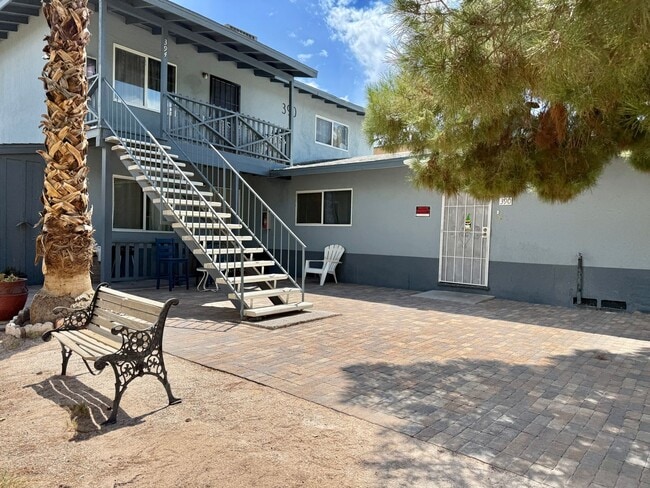 Building Photo - Charming 2-Bed Apartment – Well-Maintained...