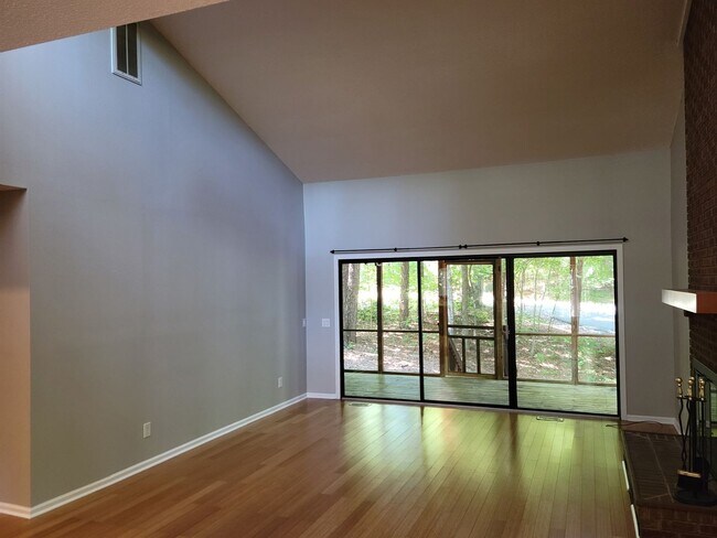 Building Photo - 1811 Irish Blvd