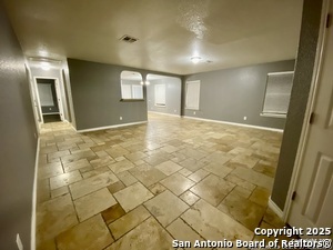 Building Photo - 935 Snowshoe