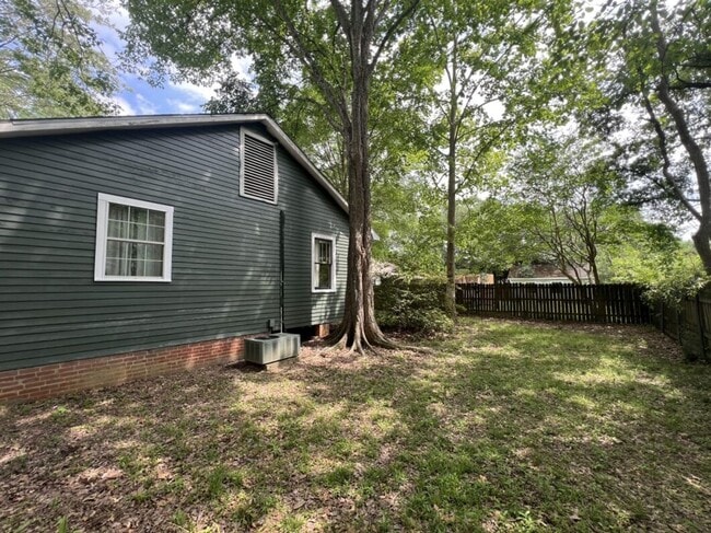 Building Photo - Spacious 5-Bedroom Home in Prime Zachary Location