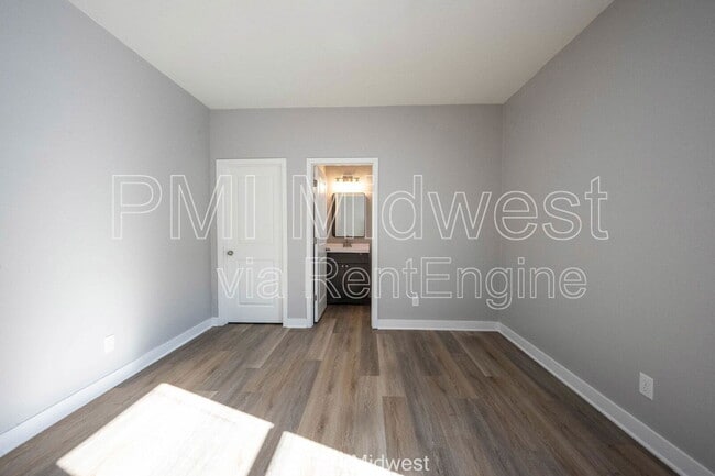Building Photo - 1817 Montcalm St