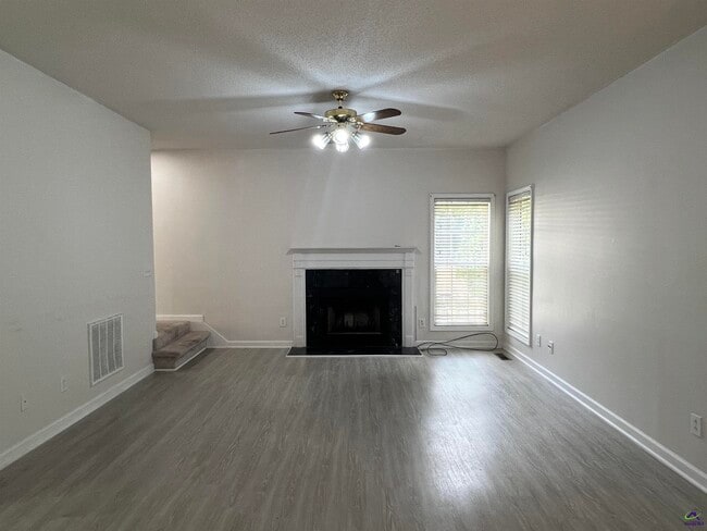 Building Photo - 282 Northridge Dr