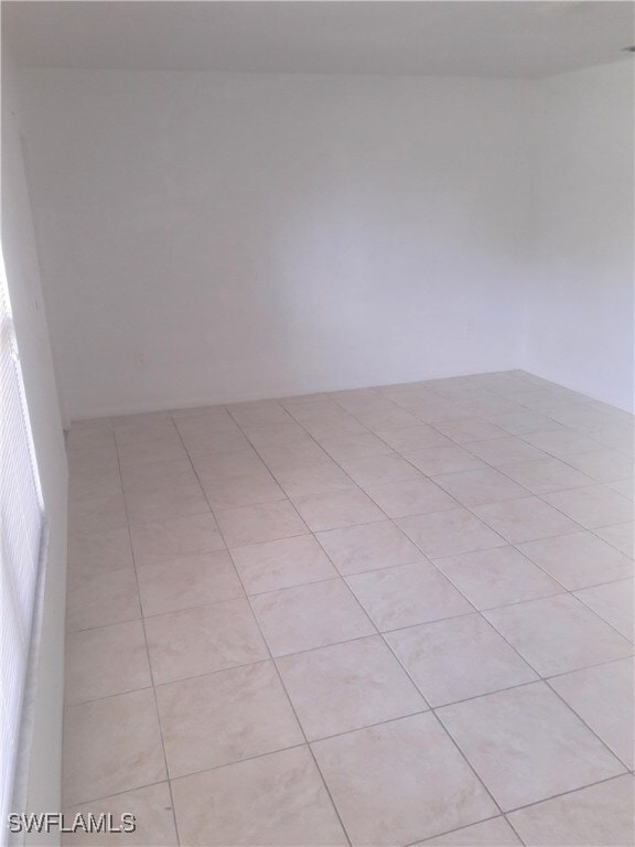 Building Photo - 536 111th Ave N