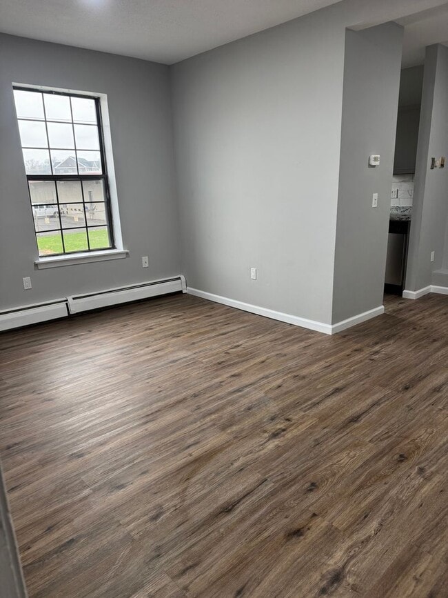 Building Photo - 1 bedroom, 1 bathroom downtown Hartford ct