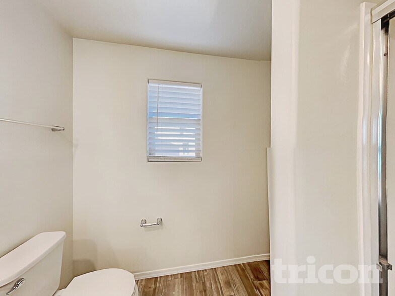 Building Photo - 40605 W Nicole Ct