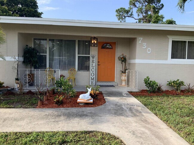 Building Photo - 730 E Melrose Cir