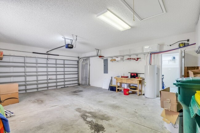 Building Photo - Stunning 2 bedroom, 2 bath in Bluffton