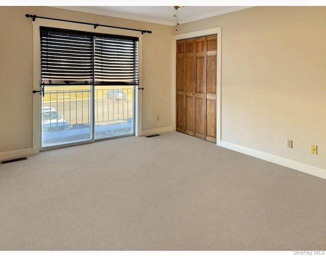 Building Photo - 276 Temple Hill Rd