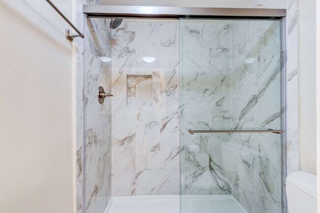 Building Photo - Ocean Views – Beachside Living