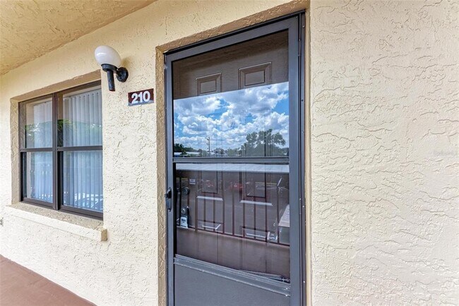 Primary Photo - 305 30th Ave W