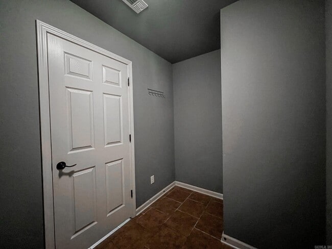 Building Photo - 74 Earnhardt Cir