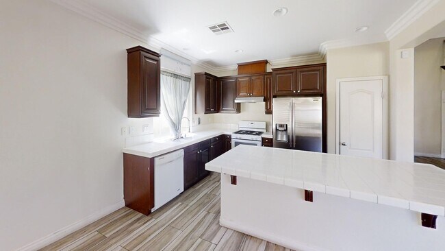 Building Photo - 4 bedroom 3 bath Fairway Canyon Home