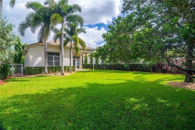 Building Photo - 2519 Bay Pointe Ct