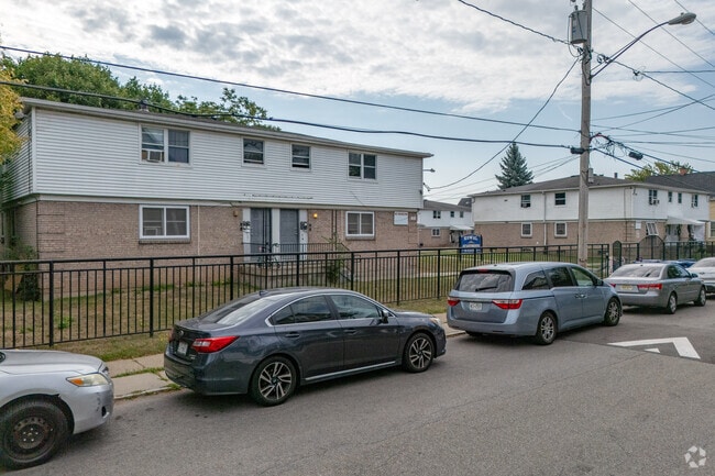 Building Photo - Parkview Apartments