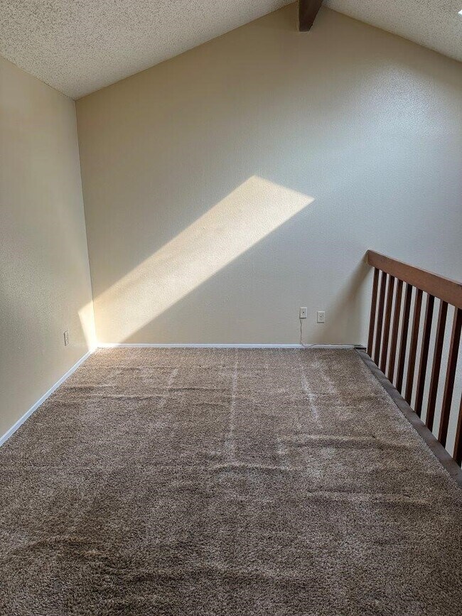 Building Photo - 12244 Bob White Dr