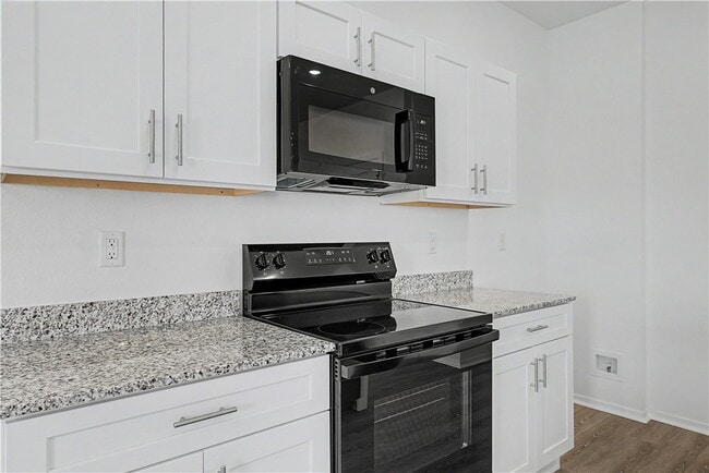 Building Photo - 3401 SW Endearment St