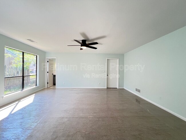 Building Photo - 1331 Buttercup Ct