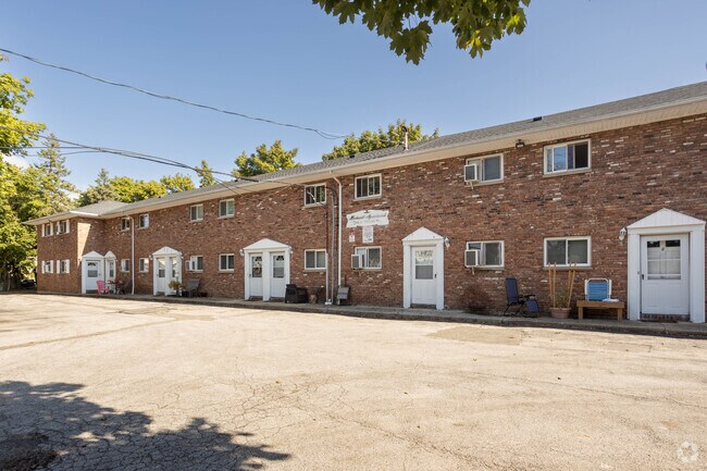 Building Photo - 2800 Davis St