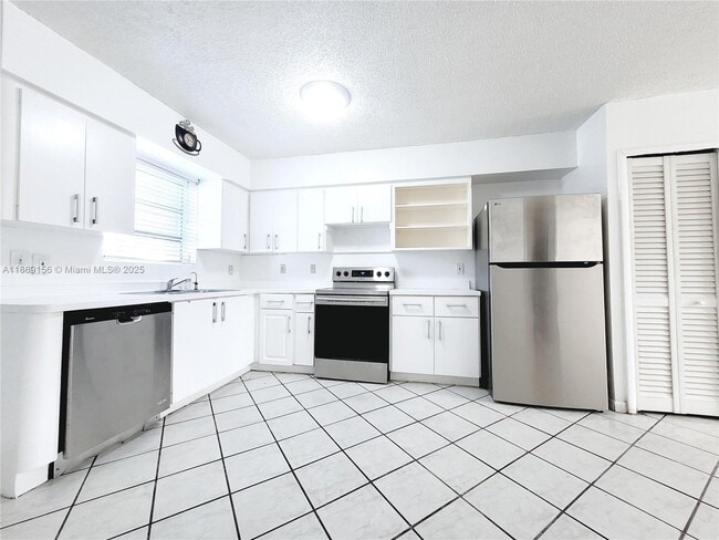 Primary Photo - 14002 NE 6th Ave