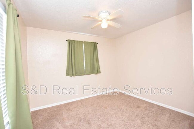 Building Photo - 302 W Belmar St